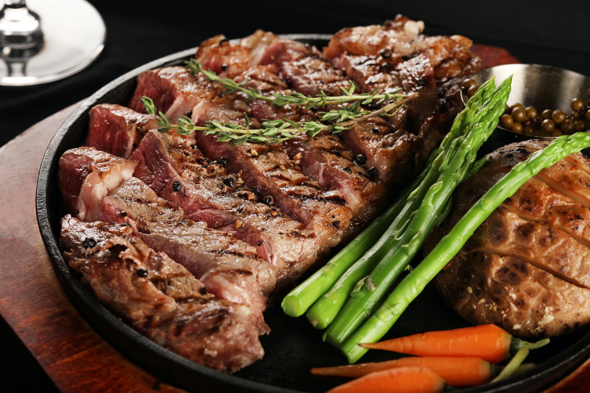 Striploin steak and vegetables